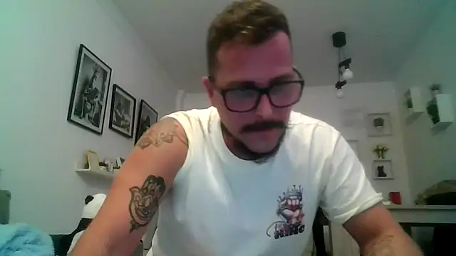 yanick931 online show from April 9, 11:43 pm