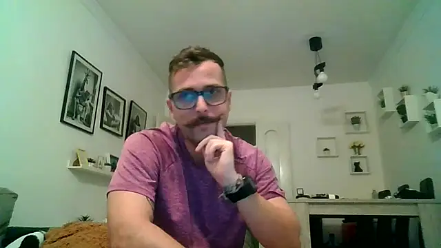 Snapshot of yanick931 chatting on June 30, 9:27 pm yanick931 online show from June 30, 9:27 pm