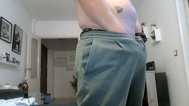 Snapshot of yanick931 chatting on July 24, 9:46 pm yanick931 online show from July 24, 9:46 pm