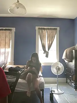 urfavgamergurl online show from June 20, 4:43 pm