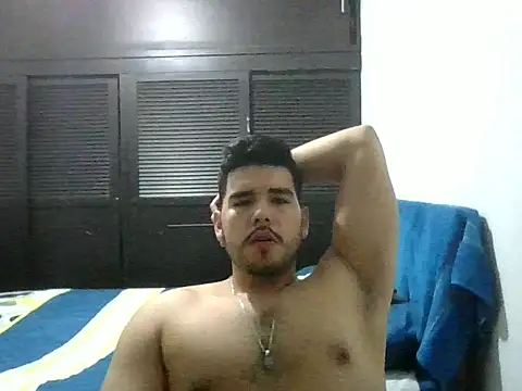 LatinBeardCali online show from March 17, 1:36 pm