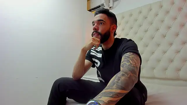 JEAN LEWIS2 online show from April 9, 7:30 pm