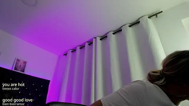 BellaRoge online show from April 21, 4:19 am