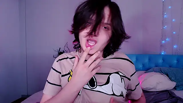 delalex online show from April 7, 11:59 pm