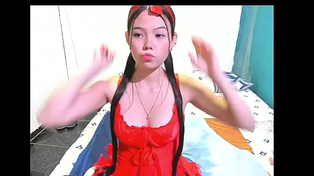 Snapshot of Draculaura_X chatting on July 12, 8:11 pm Draculaura X online show from July 12, 8:11 pm
