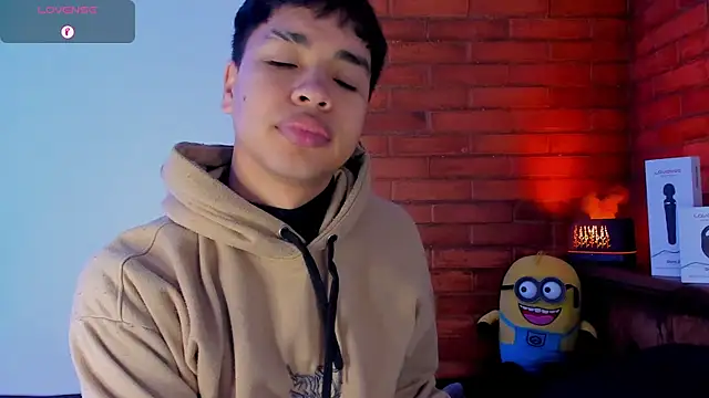 Lee Colee online show from April 11, 12:48 am