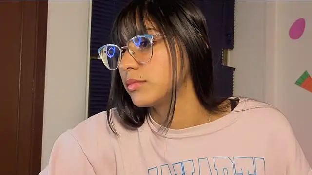 PaulaCutexs online show from April 22, 5:10 am