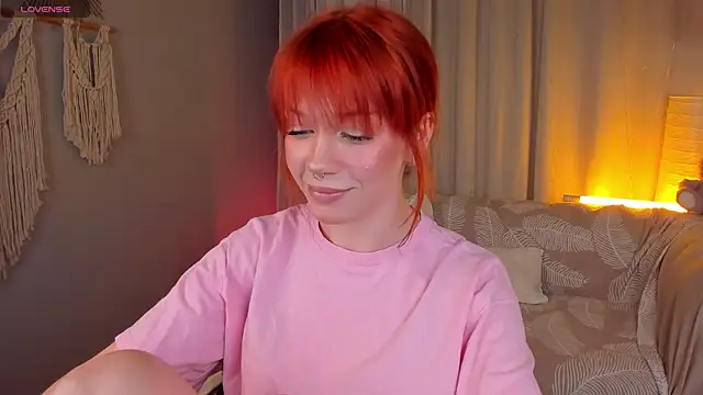 lisa sunny  online show from April 25, 4:59 pm