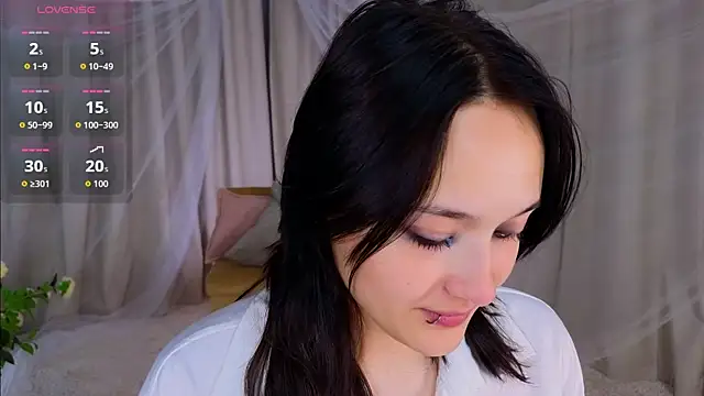 DarcyBlackwood online show from July 17, 1:45 am