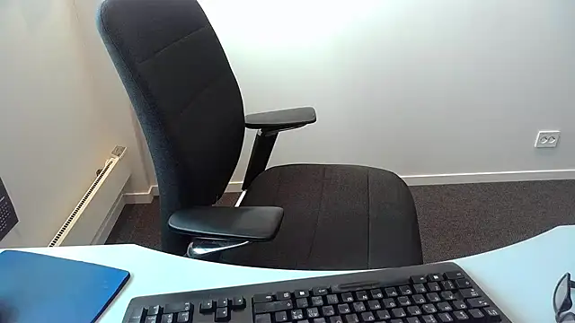 Snapshot of Buggemann chatting on May 28, 4:54 am Buggemann online show from May 28, 4:54 am