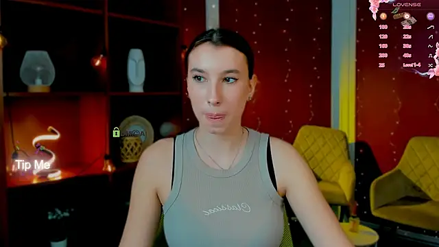 Snapshot of ameliaa_sweet chatting on April 17, 11:24 am ameliaa sweet online show from April 17, 11:24 am