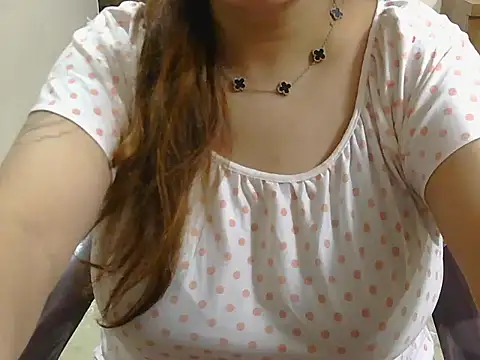 Snapshot of spicy_Zara chatting on June 6, 10:09 am spicy Zara online show from June 6, 10:09 am