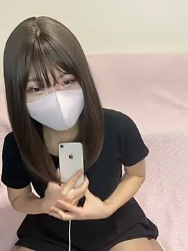 Snapshot of ichigonoiichan chatting on April 23, 12:01 am ichigonoiichan online show from April 23, 12:01 am