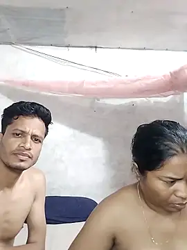 prianka32 online show from March 15, 10:49 pm