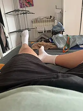 sniffeet online show from March 13, 12:12 pm