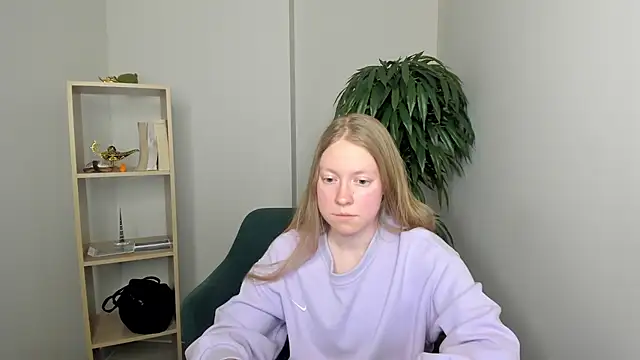 LashandaDevoto online show from March 15, 9:04 am