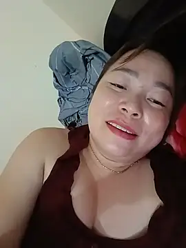 SingleeMomm online show from June 26, 5:50 pm