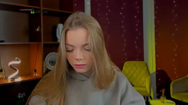 maddy moah online show from April 25, 5:32 am