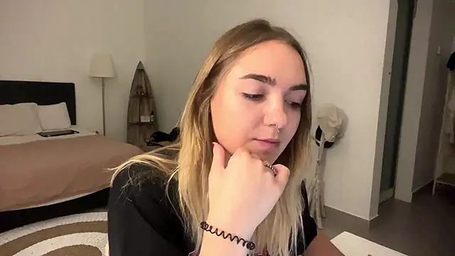 RoxyWet online show from March 24, 7:41 pm