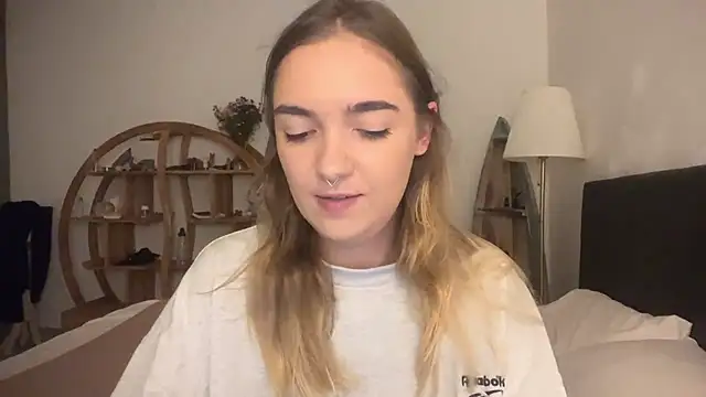 RoxyWet online show from June 24, 1:43 pm