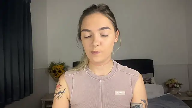 RoxyWet online show from July 6, 2:25 pm