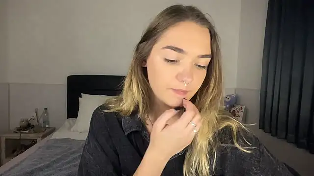 RoxyWet online show from July 23, 2:37 pm