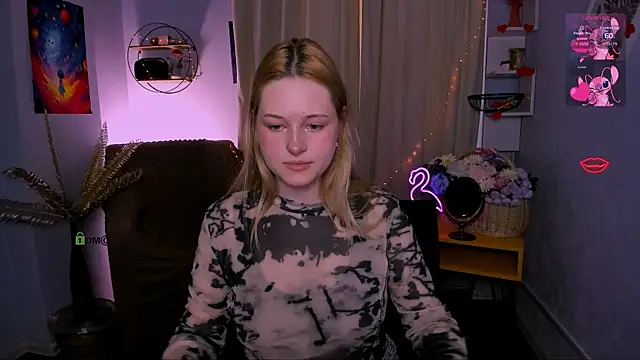 Snapshot of trixy_melison chatting on April 14, 3:18 pm trixy melison online show from April 14, 3:18 pm