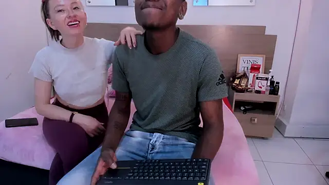 Ebony N Blonde online show from May 4, 9:33 pm