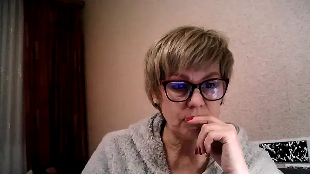 Snapshot of TatkaYang chatting on March 12, 9:43 pm TatkaYang online show from March 12, 9:43 pm