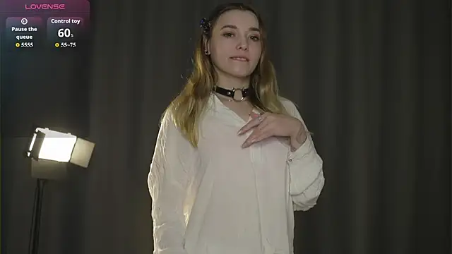 Snapshot of Miss-Angel_ chatting on May 23, 10:03 pm Miss-Angel online show from May 23, 10:03 pm