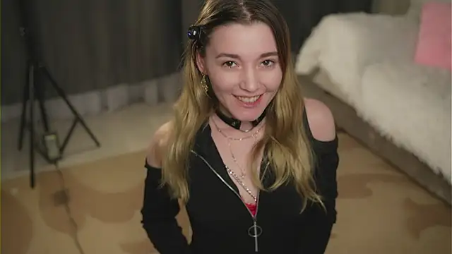 Snapshot of Miss-Angel_ chatting on June 9, 6:41 pm Miss-Angel online show from June 9, 6:41 pm