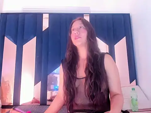 Snapshot of IvonneSkariel chatting on March 15, 4:13 pm IvonneSkariel online show from March 15, 4:13 pm