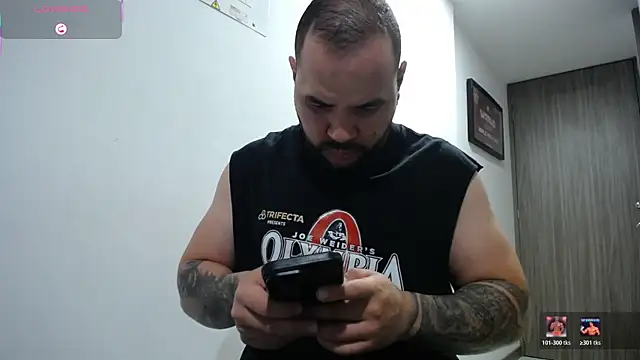 Snapshot of Axel_Dominus chatting on July 6, 8:33 am Axel Dominus online show from July 6, 8:33 am