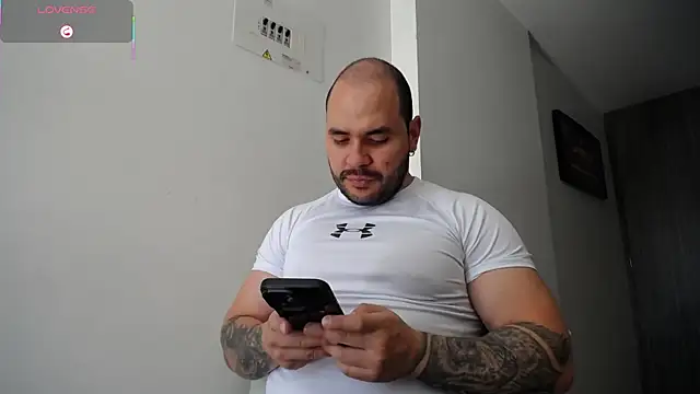 Snapshot of Axel_Dominus chatting on August 7, 3:25 pm Axel Dominus online show from August 7, 3:25 pm