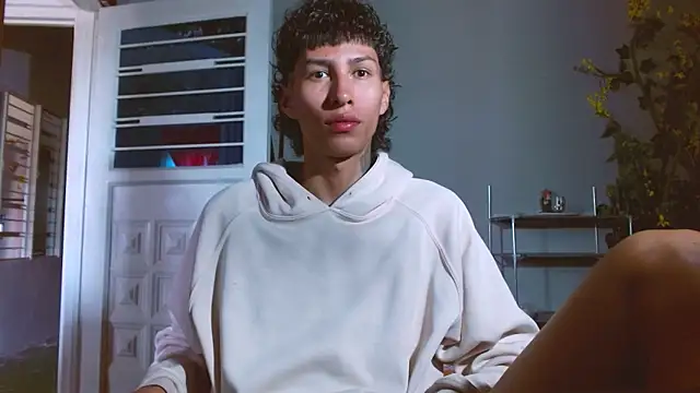 Snapshot of Daniel_DLuxxx chatting on March 17, 6:55 pm Daniel DLuxxx online show from March 17, 6:55 pm