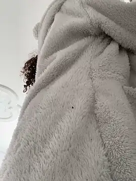 LINDA EF online show from April 12, 12:10 pm