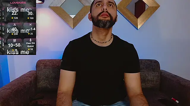 Snapshot of MarkusGil chatting on March 14, 7:52 pm MarkusGil online show from March 14, 7:52 pm