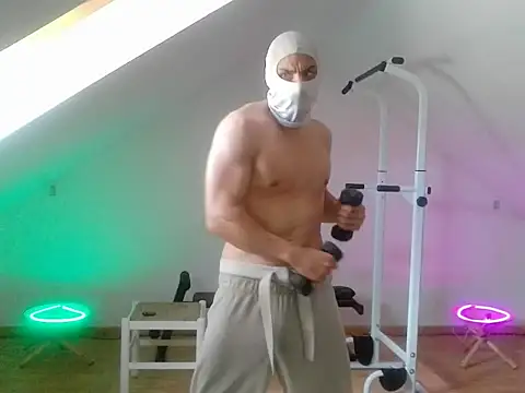 Snapshot of NinjaLaser chatting on May 26, 11:28 am NinjaLaser online show from May 26, 11:28 am