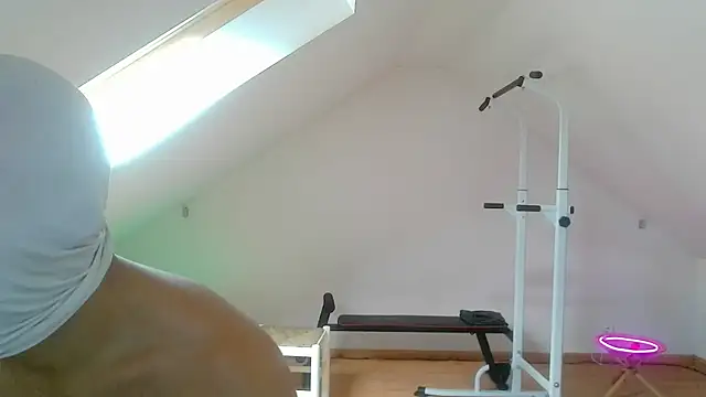 Snapshot of NinjaLaser chatting on June 12, 11:31 am NinjaLaser online show from June 12, 11:31 am