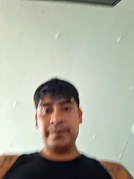 Snapshot of SteveHot444 chatting on May 20, 6:14 pm SteveHot444 online show from May 20, 6:14 pm