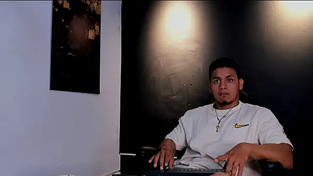 Snapshot of Floyd212_Vibes chatting on March 16, 12:20 pm Floyd212 Vibes online show from March 16, 12:20 pm