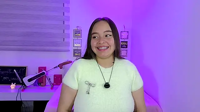 Snapshot of cherry_valeria chatting on June 21, 2:58 am cherry valeria online show from June 21, 2:58 am
