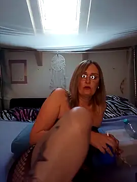 roxy 74 online show from April 17, 8:06 am