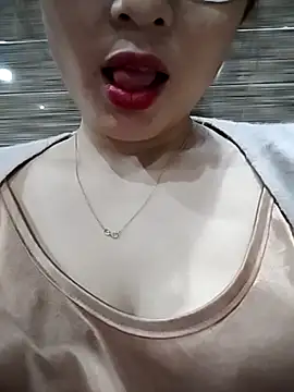 candy flo online show from May 1, 2:32 pm