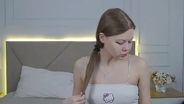 Sophie Rays online show from March 19, 4:16 am