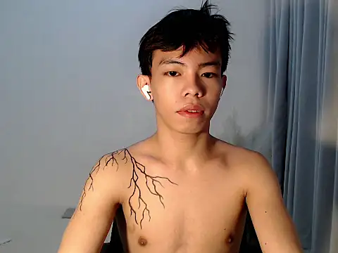 Snapshot of hottasianboy chatting on May 31, 9:16 pm hottasianboy online show from May 31, 9:16 pm