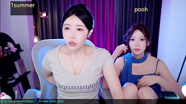 Snapshot of Summerbaby-001 chatting on August 1, 11:20 am Summerbaby-001 online show from August 1, 11:20 am