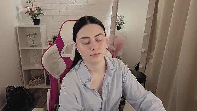 NoraLumi online show from April 13, 5:24 am