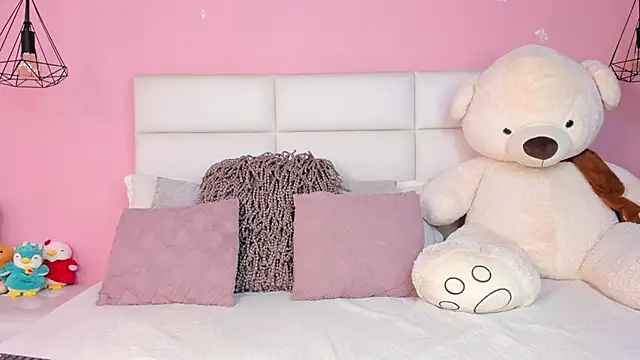 KarolyneLune online show from March 19, 7:18 pm