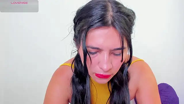 kyliewilso online show from March 15, 12:44 pm